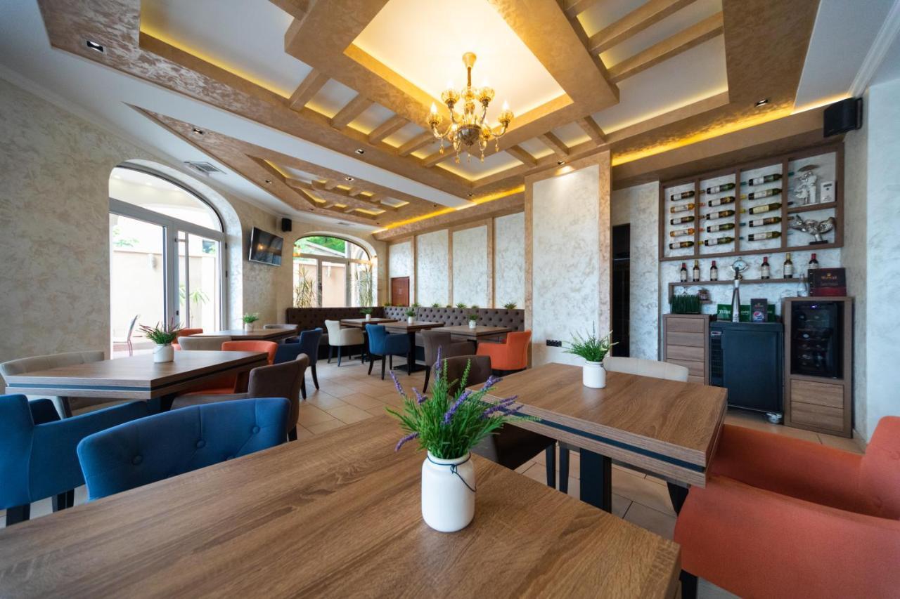 Garni Hotel Royal Crown Subotica Esterno foto