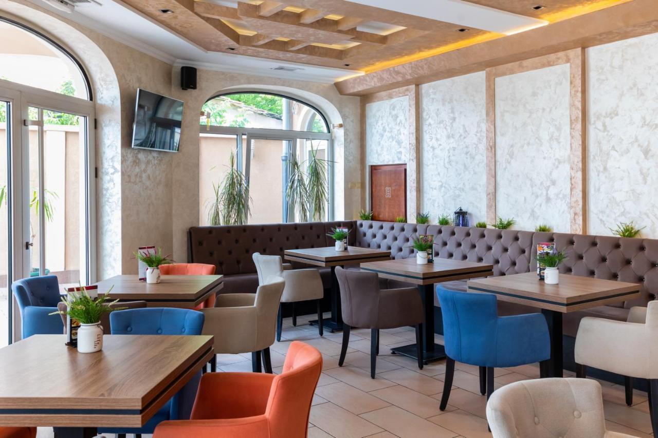 Garni Hotel Royal Crown Subotica Esterno foto