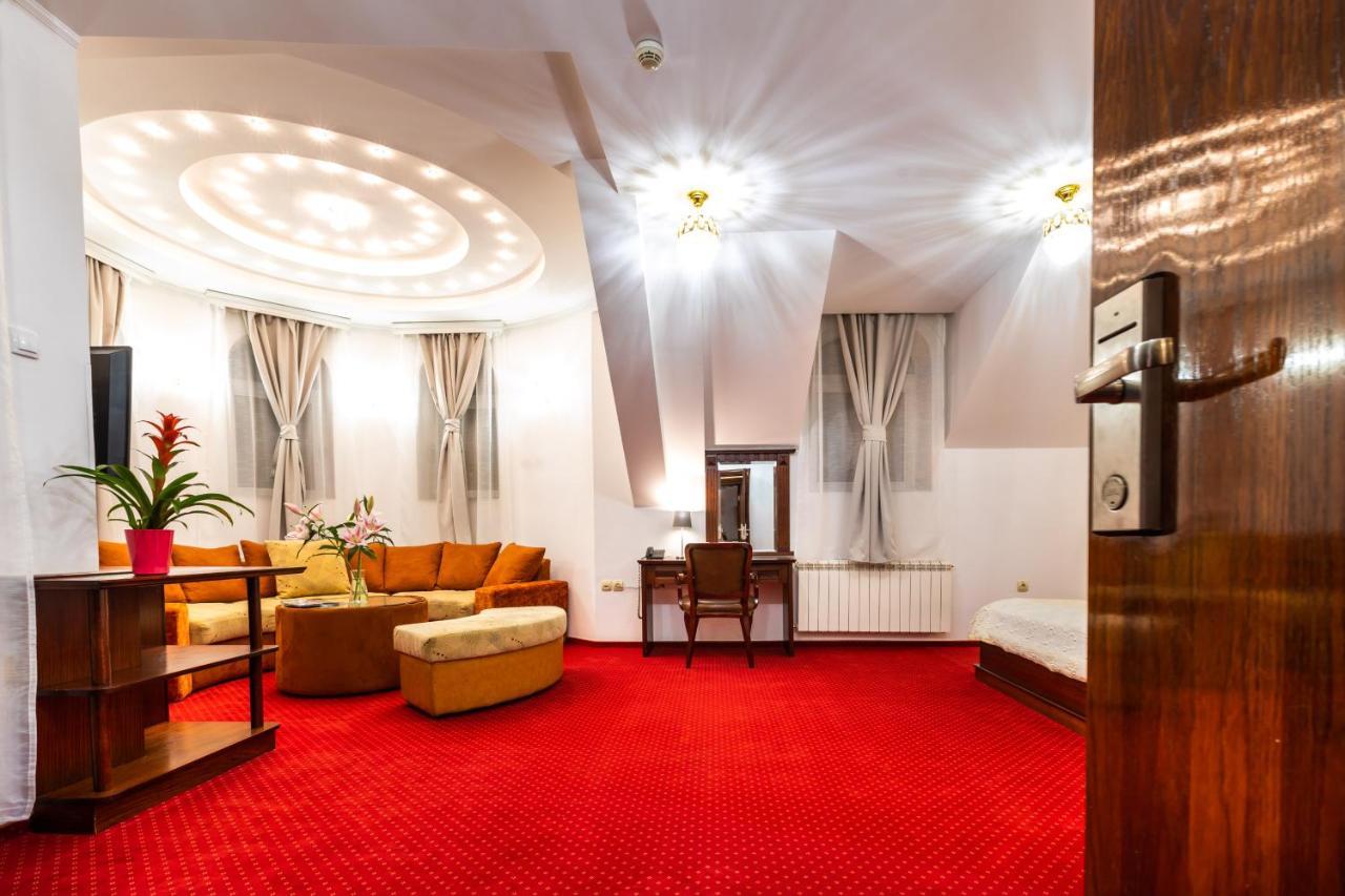 Garni Hotel Royal Crown Subotica Esterno foto