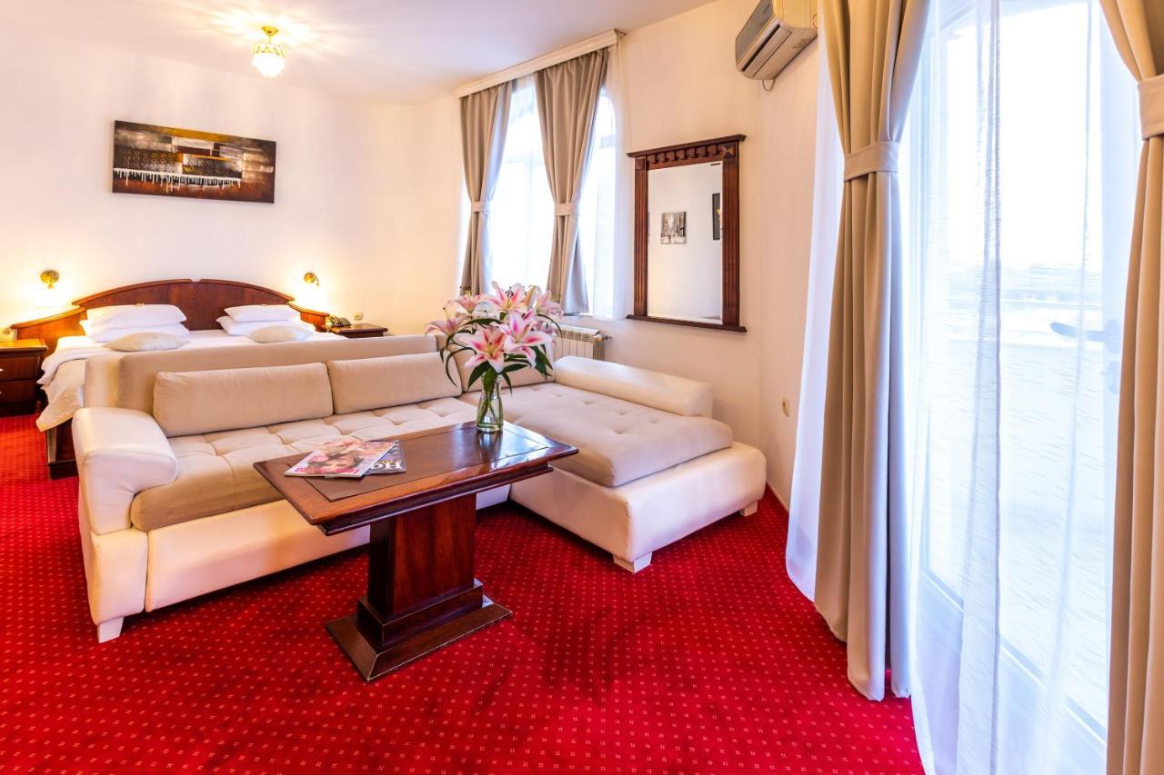 Garni Hotel Royal Crown Subotica Esterno foto