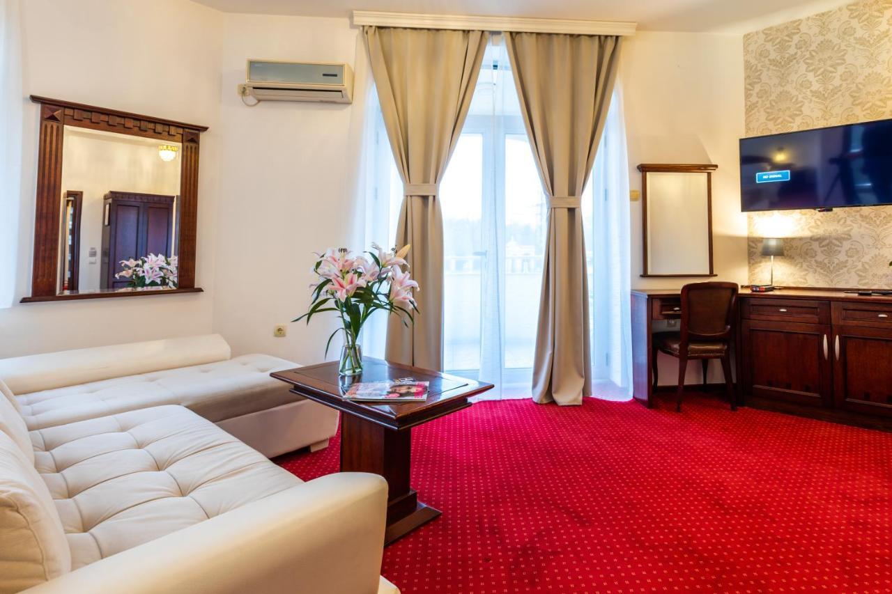 Garni Hotel Royal Crown Subotica Esterno foto