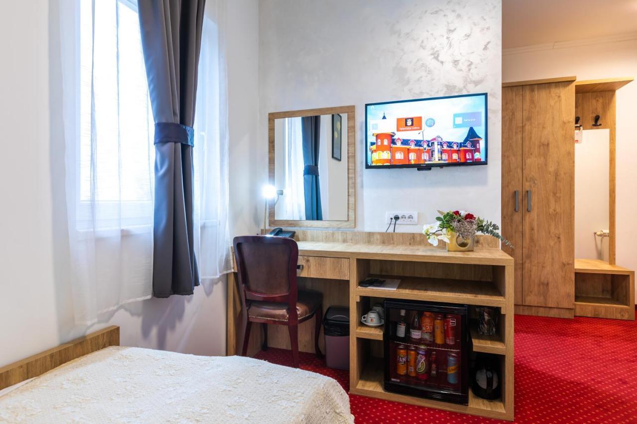 Garni Hotel Royal Crown Subotica Esterno foto
