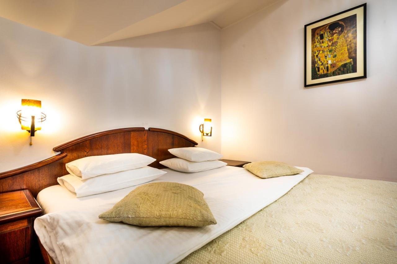Garni Hotel Royal Crown Subotica Esterno foto