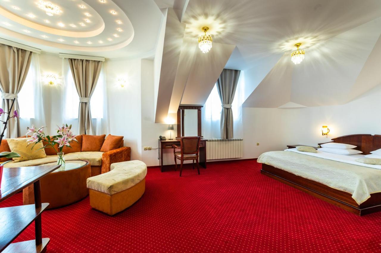 Garni Hotel Royal Crown Subotica Esterno foto