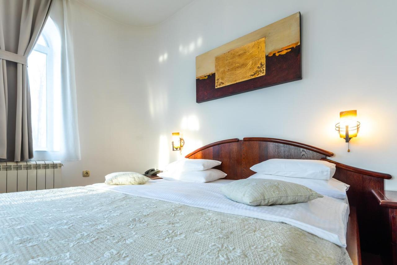 Garni Hotel Royal Crown Subotica Esterno foto