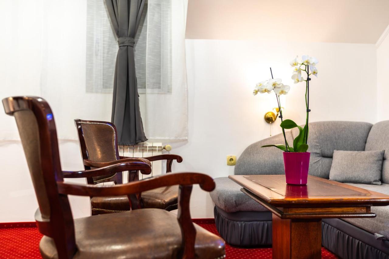 Garni Hotel Royal Crown Subotica Esterno foto