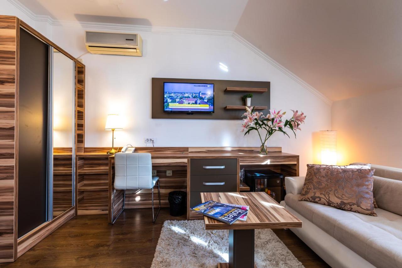 Garni Hotel Royal Crown Subotica Esterno foto