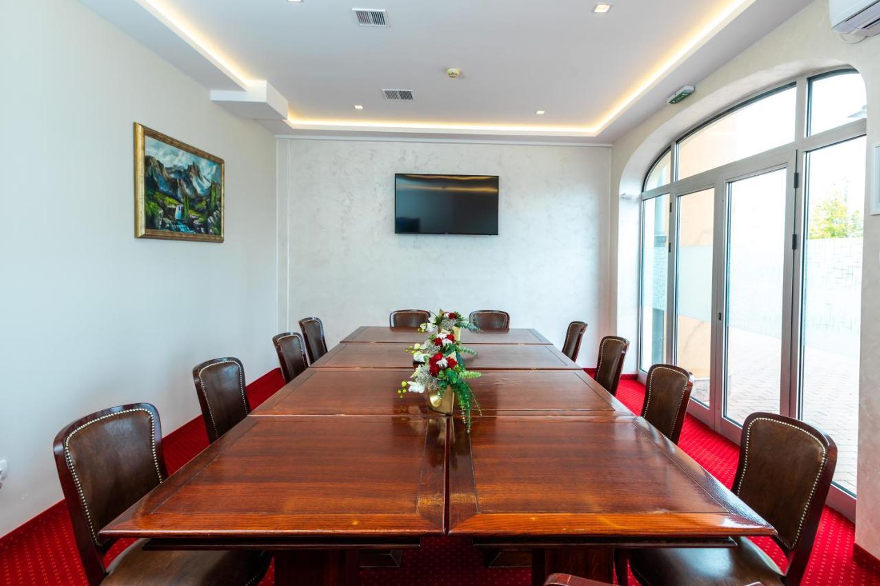 Garni Hotel Royal Crown Subotica Esterno foto