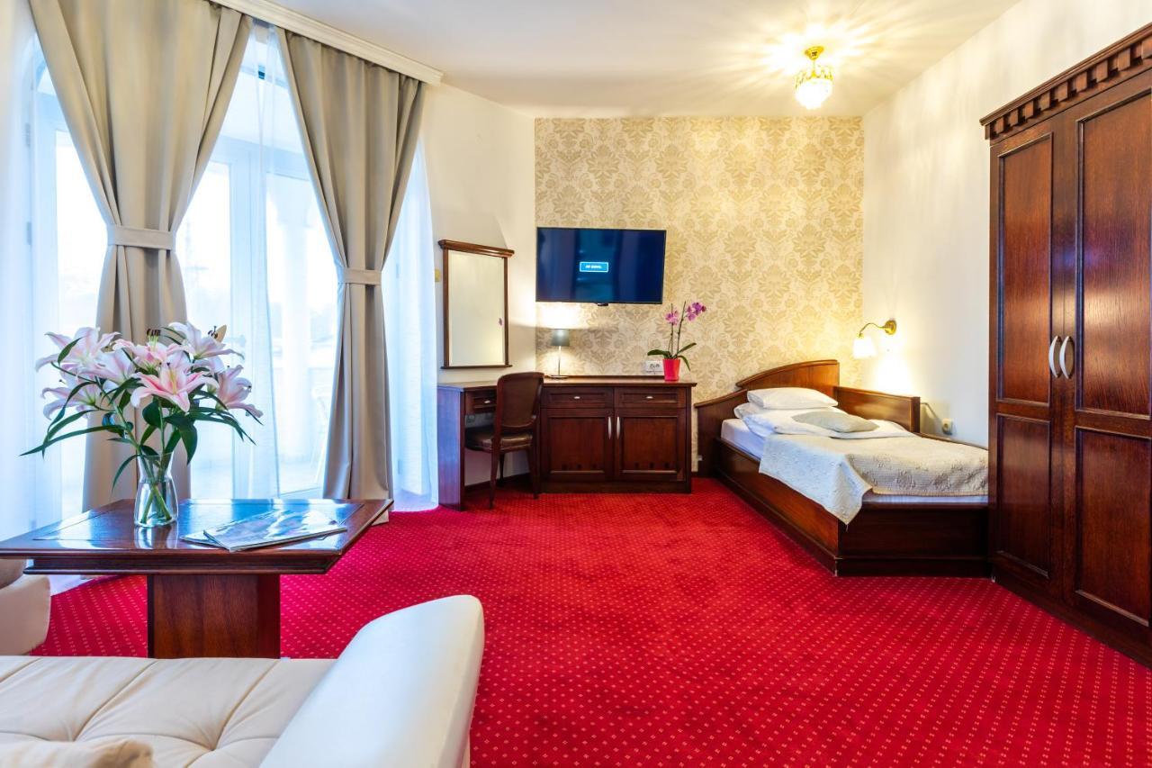 Garni Hotel Royal Crown Subotica Esterno foto