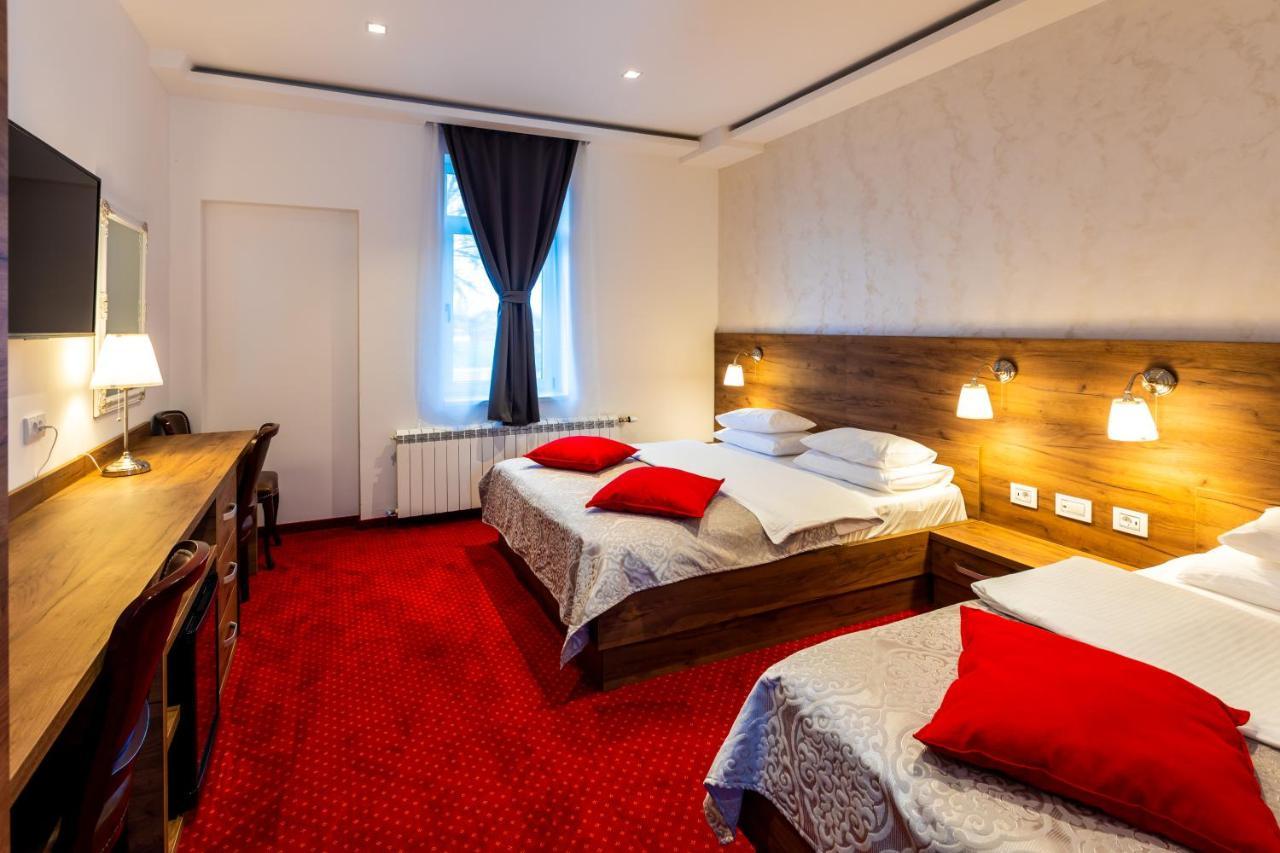 Garni Hotel Royal Crown Subotica Esterno foto