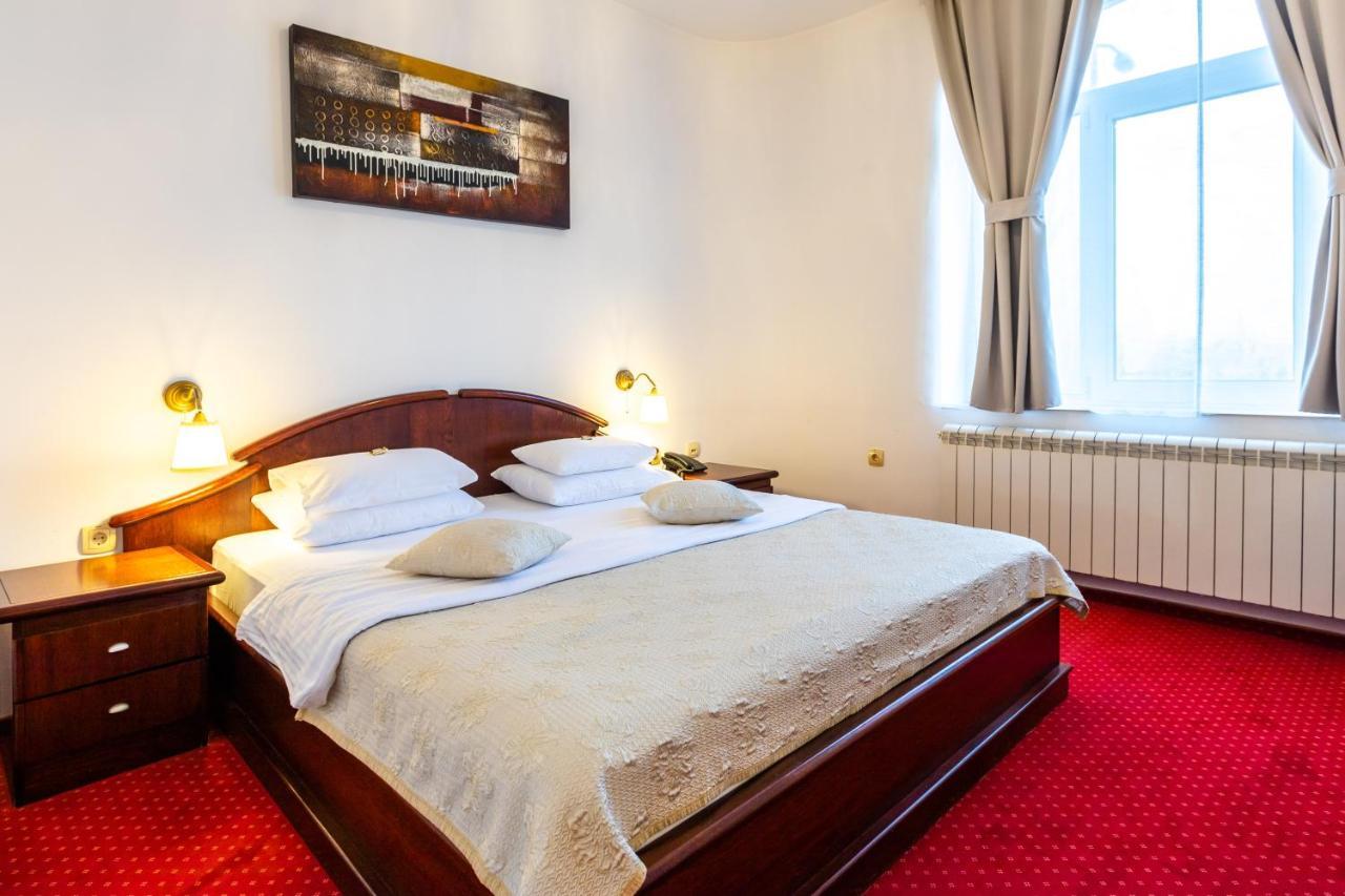 Garni Hotel Royal Crown Subotica Esterno foto