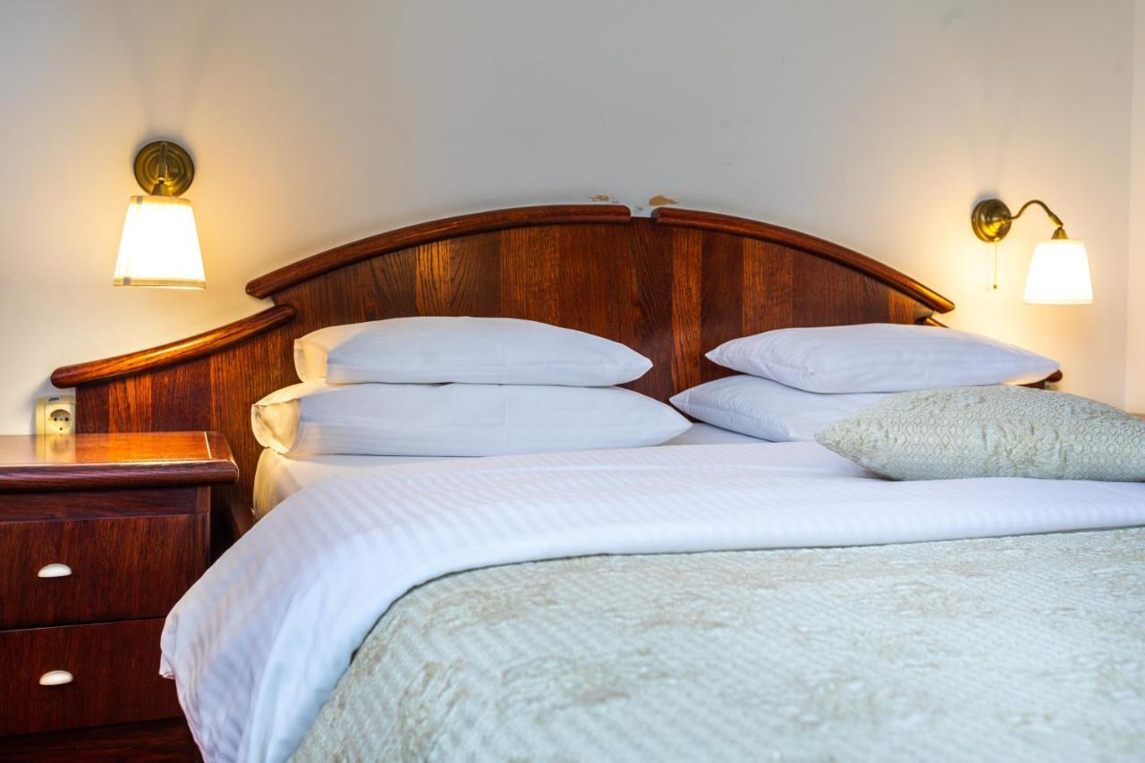 Garni Hotel Royal Crown Subotica Esterno foto