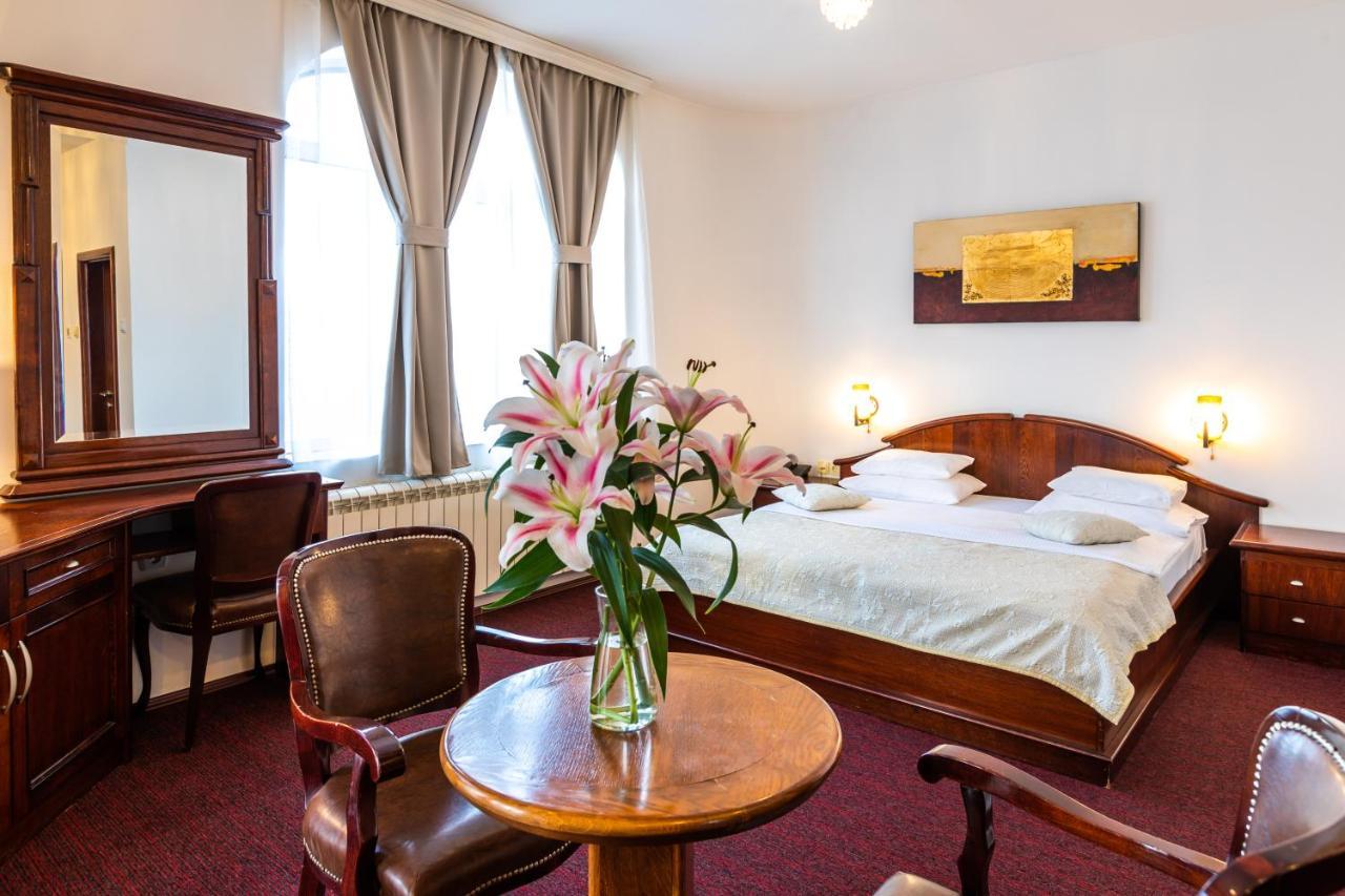 Garni Hotel Royal Crown Subotica Esterno foto