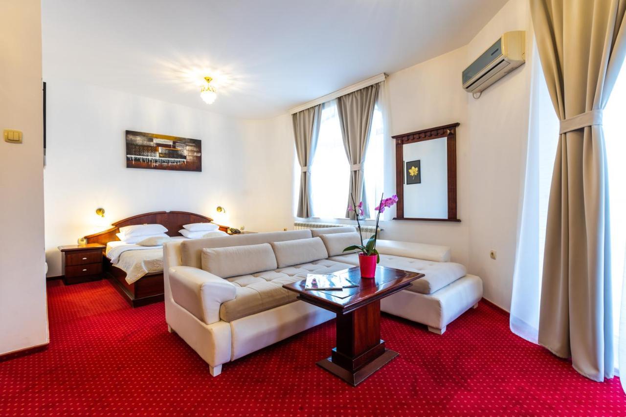 Garni Hotel Royal Crown Subotica Esterno foto