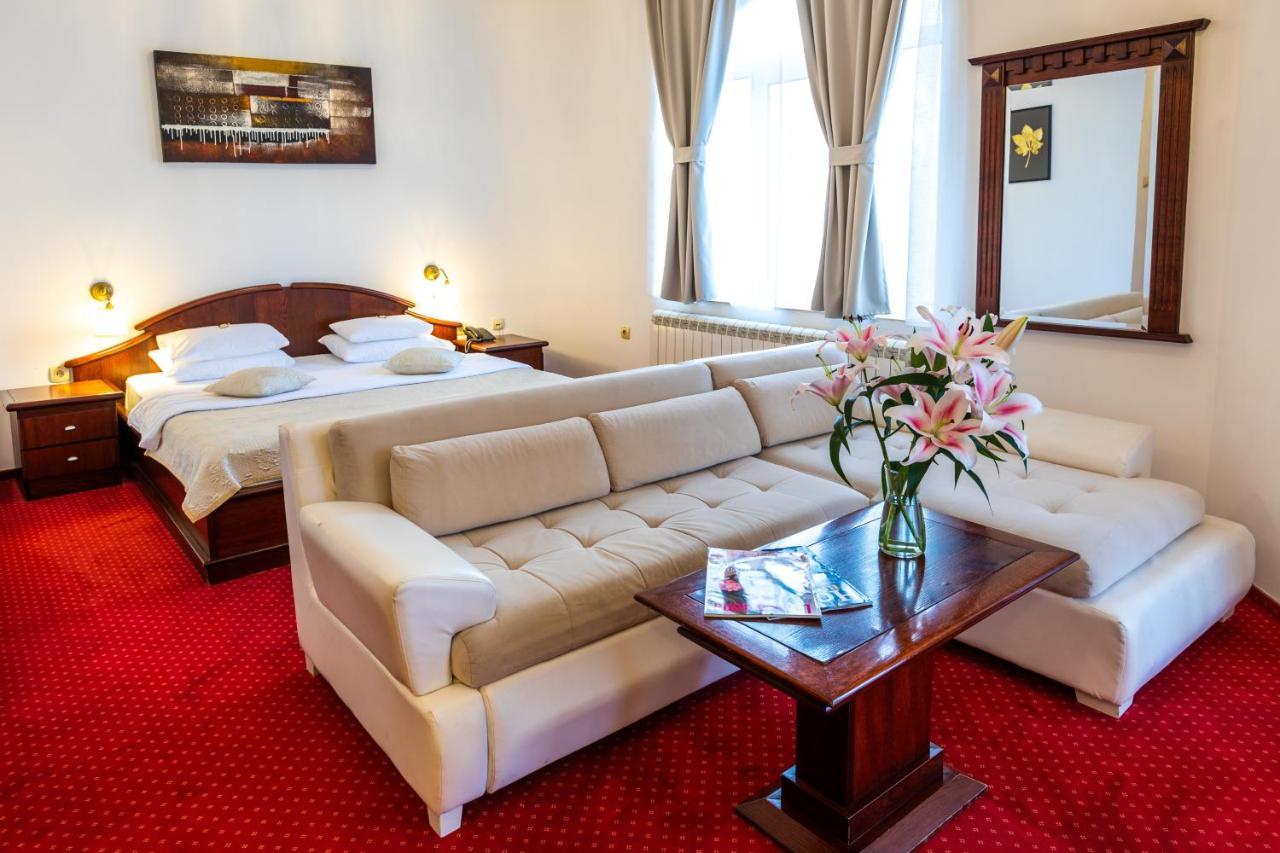 Garni Hotel Royal Crown Subotica Esterno foto