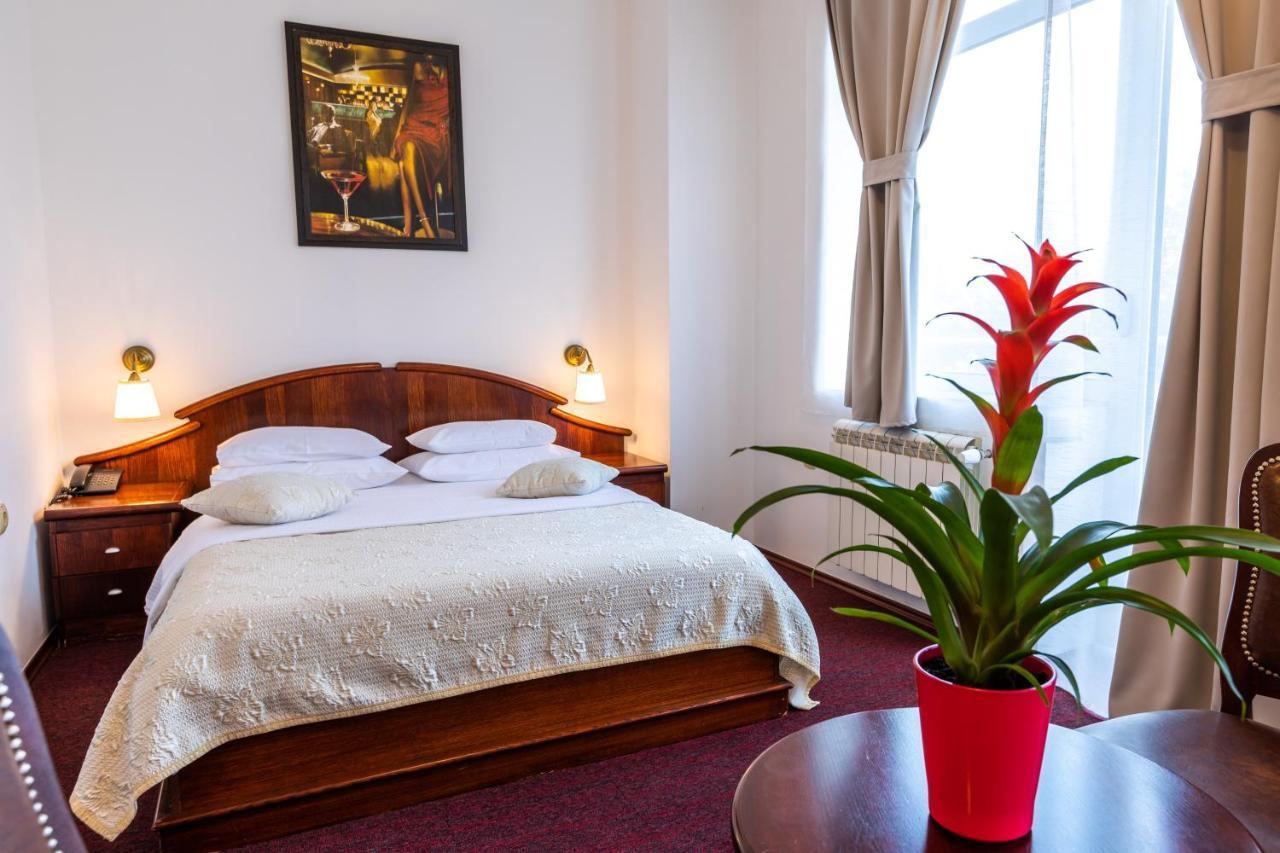 Garni Hotel Royal Crown Subotica Esterno foto