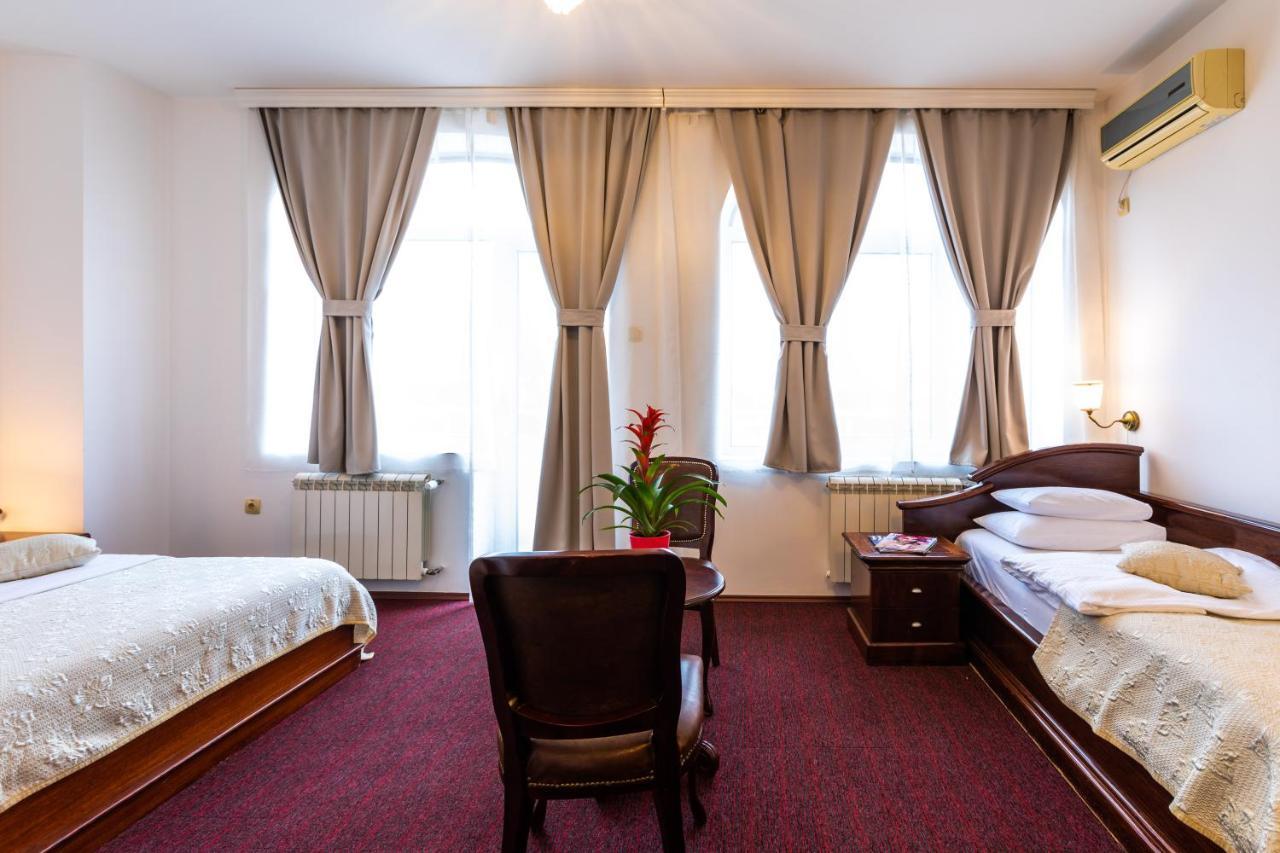 Garni Hotel Royal Crown Subotica Esterno foto