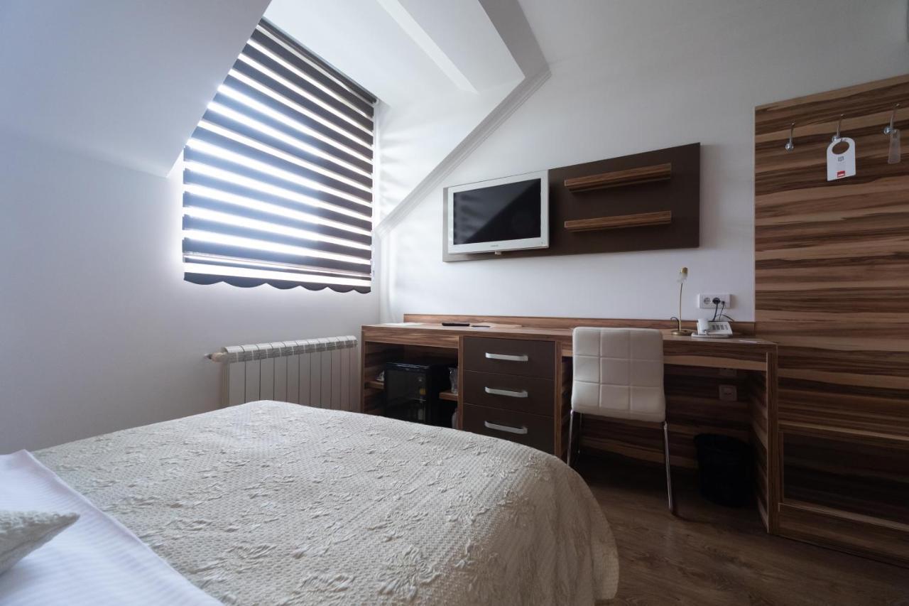 Garni Hotel Royal Crown Subotica Esterno foto